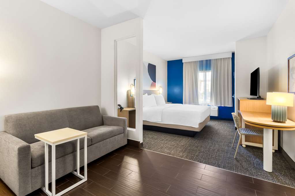 Guest room