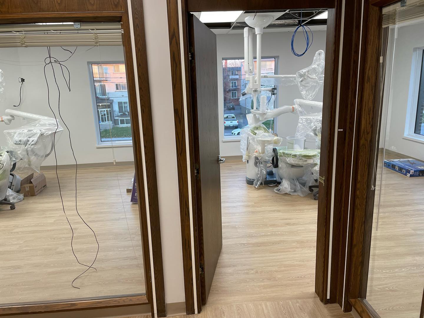 Images Centre de Spécialistes Dentaires Zeeba - Parodontie, Endodontie, Implant dentaire Longueuil