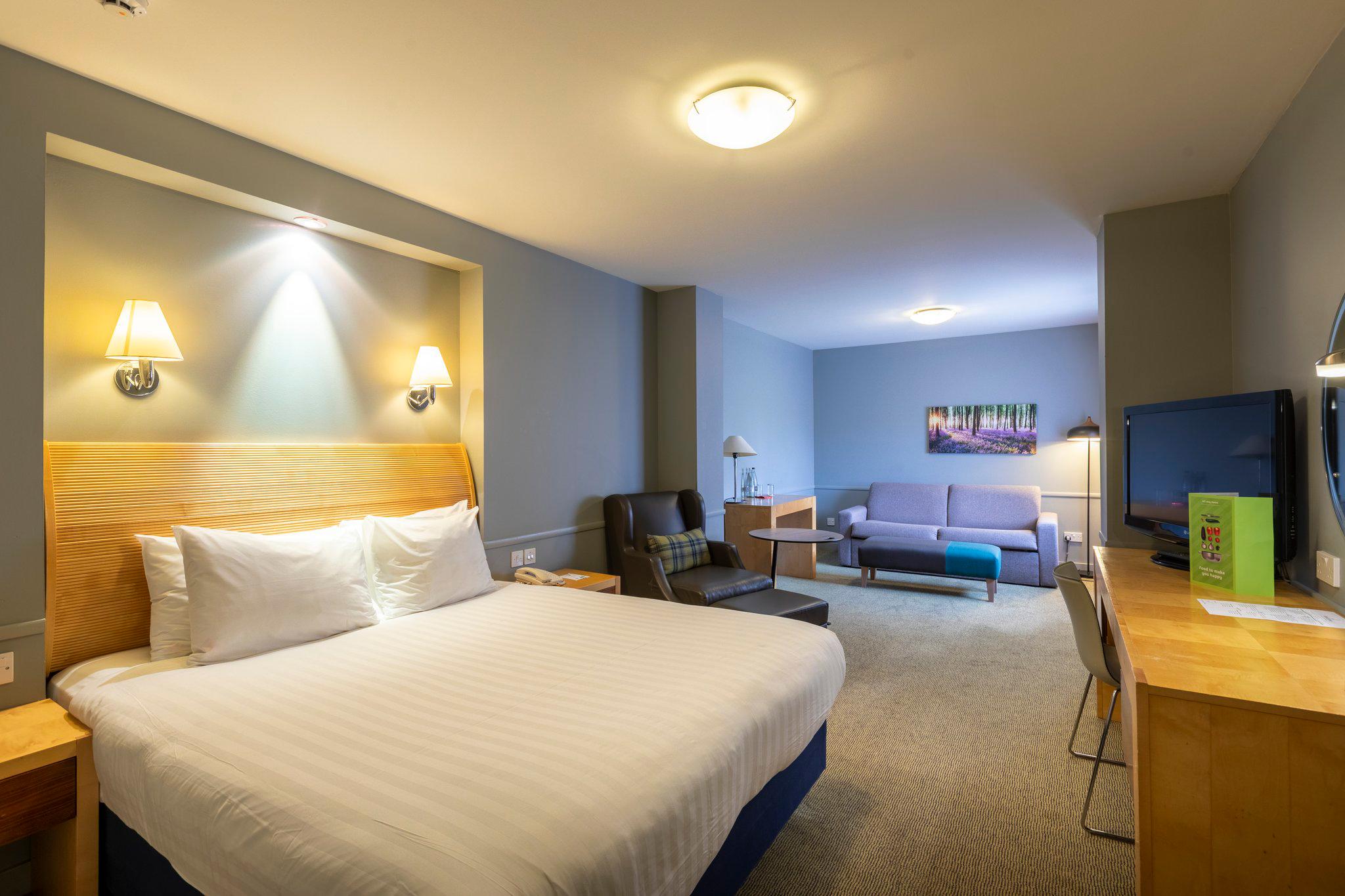 Images Holiday Inn Guildford, an IHG Hotel