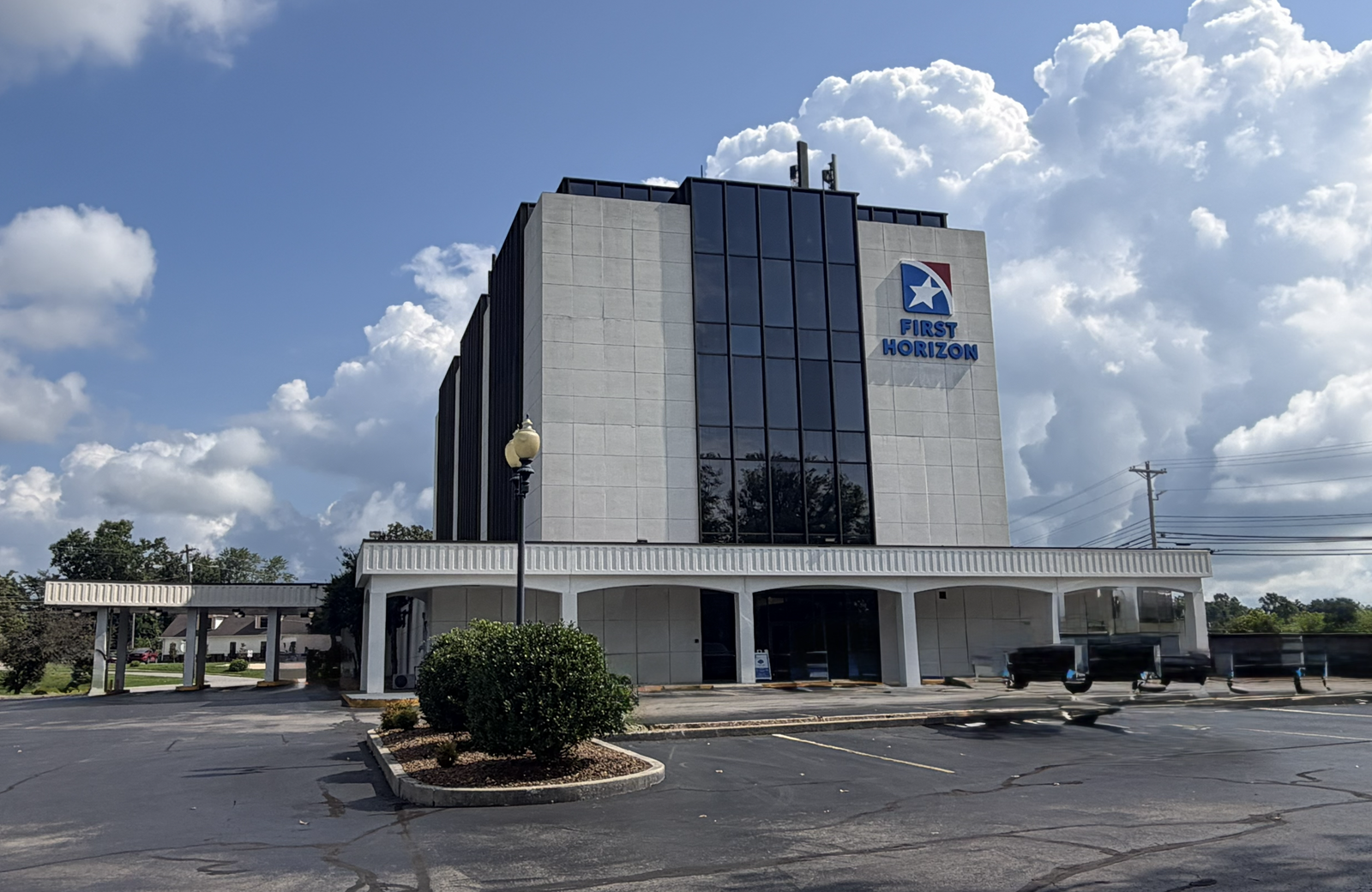 First Horizon Bank - Cookeville, TN - S Jefferson Ave