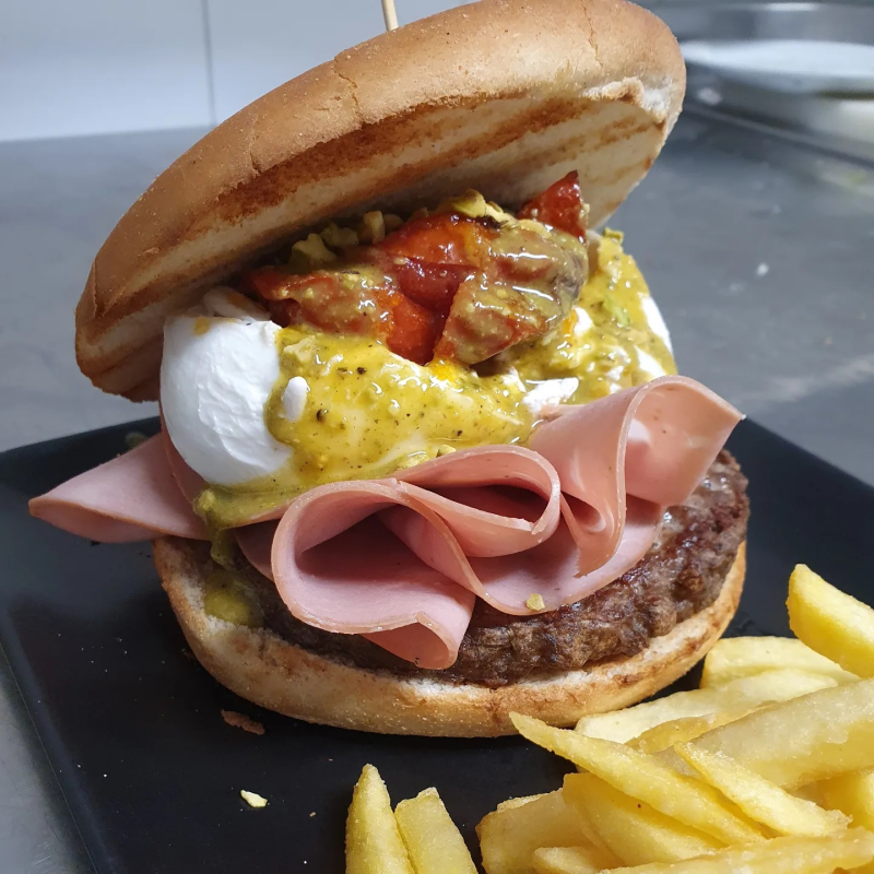 Images Excalibur Burger Pub