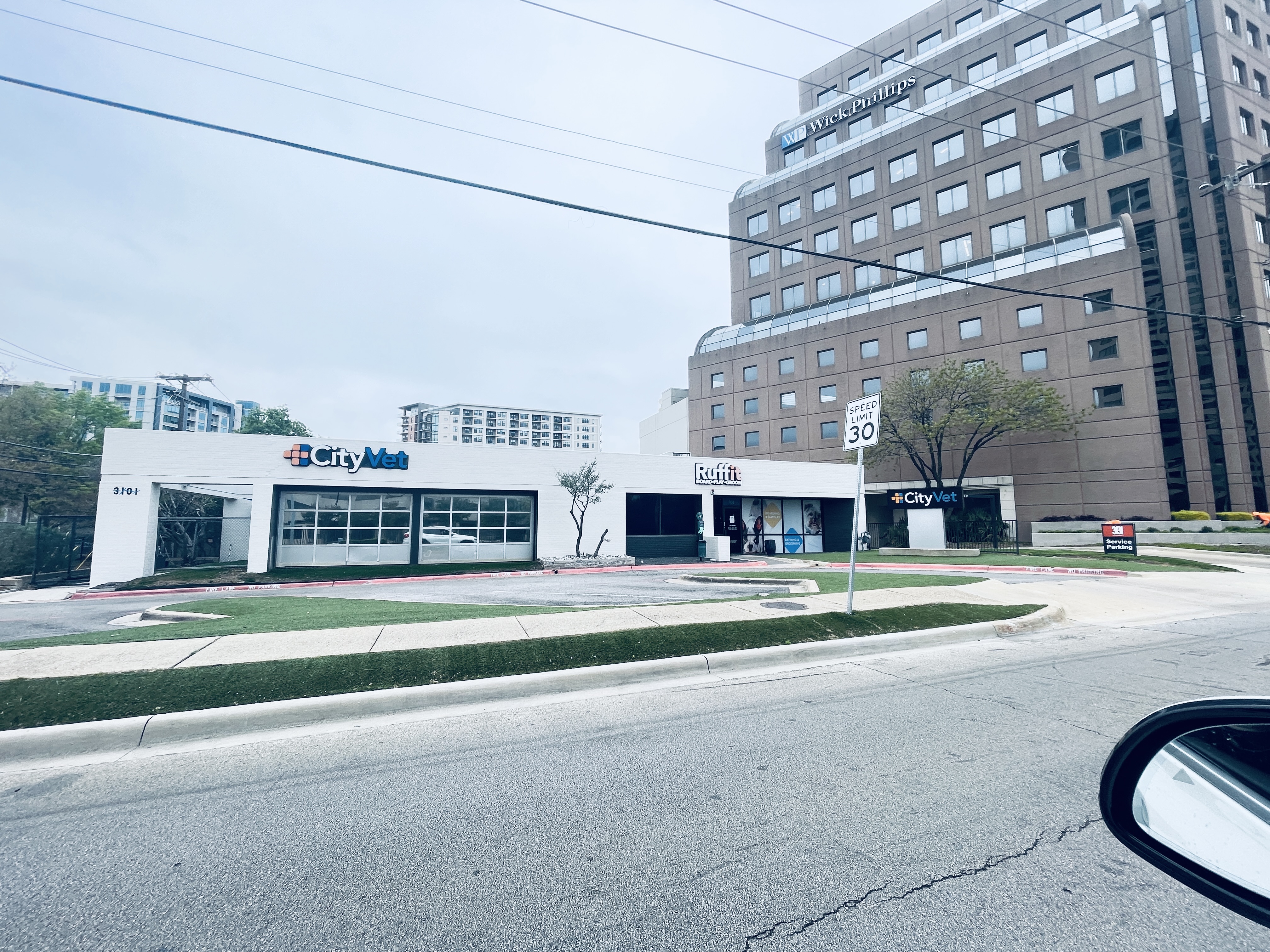CityVet | Uptown exterior