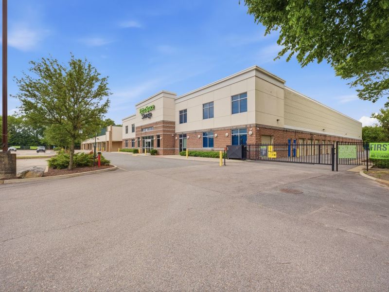 Beauty Image - Extra Space Storage at 4740 Baxter Rd, Virginia Beach, VA 23462 
