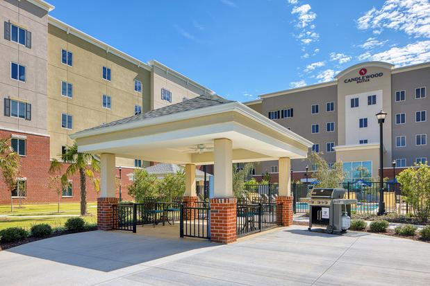 Images Candlewood Suites Building 38300