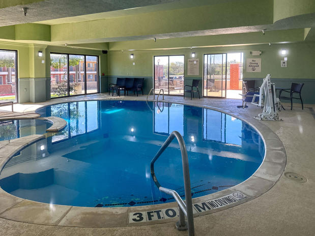 Images Holiday Inn Express & Suites Ennis, an IHG Hotel