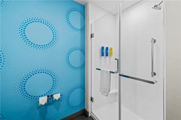 Images Tru by Hilton Kansas City Airport