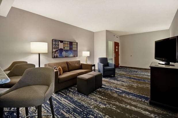 Images Embassy Suites by Hilton Charleston