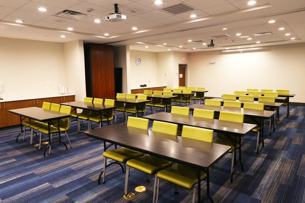 Images Holiday Inn Express & Suites Houston IAH - Beltway 8 by IHG