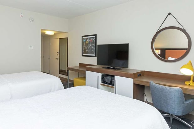 Images Hampton Inn & Suites Morgantown / University Town Centre