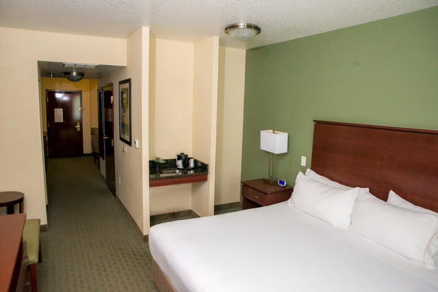 Images Holiday Inn Express & Suites Cocoa, an IHG Hotel