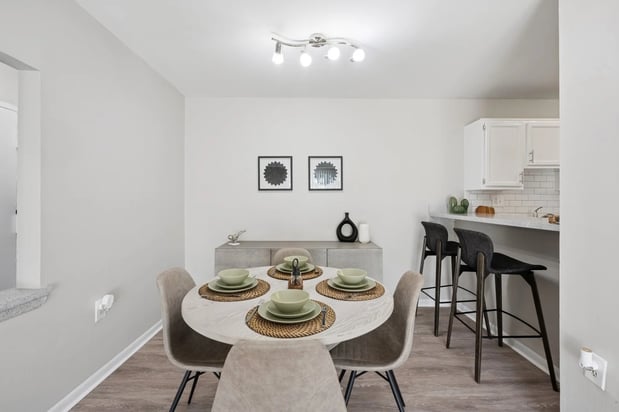 Images ReNew Odenton apartments