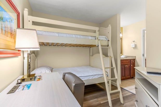 Images Holiday Inn & Suites Clearwater Beach by IHG