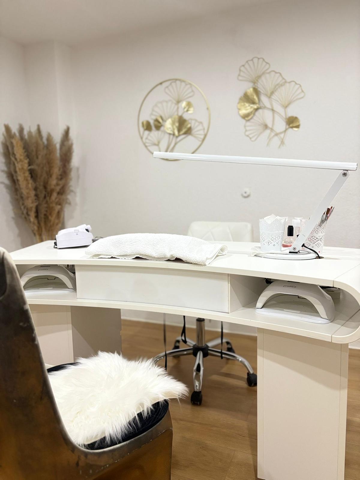 Suzis Nails, Suzana Zivkovic, Bahnhofstrasse 33 in Dübendorf