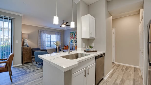 Images Carmel Creekside