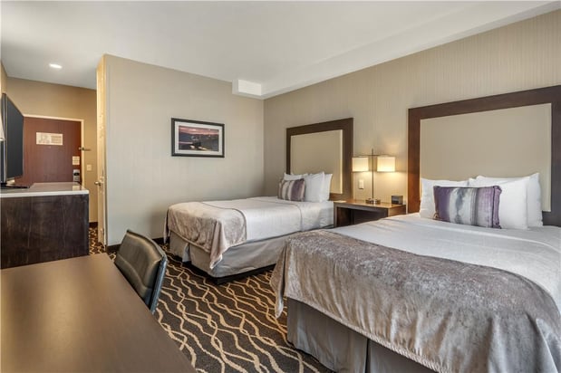 Images Best Western Plus Hotel at the Convention Center