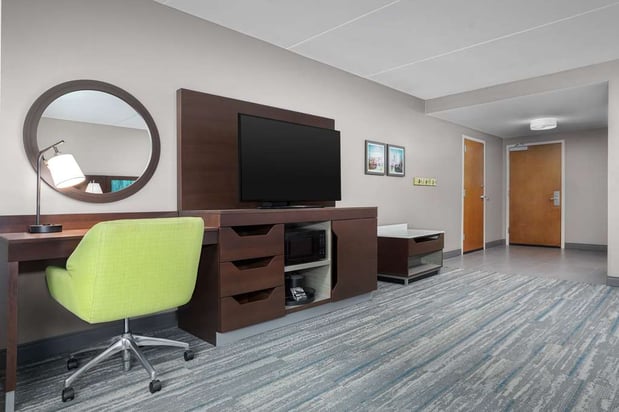 Images Hampton Inn & Suites ATL-Six Flags