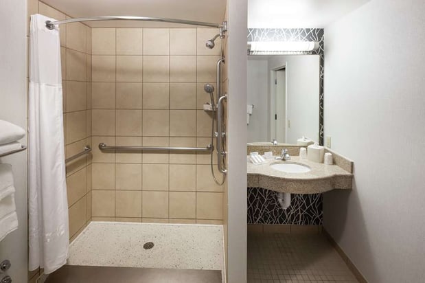 Images Hilton Garden Inn Lake Forest Mettawa
