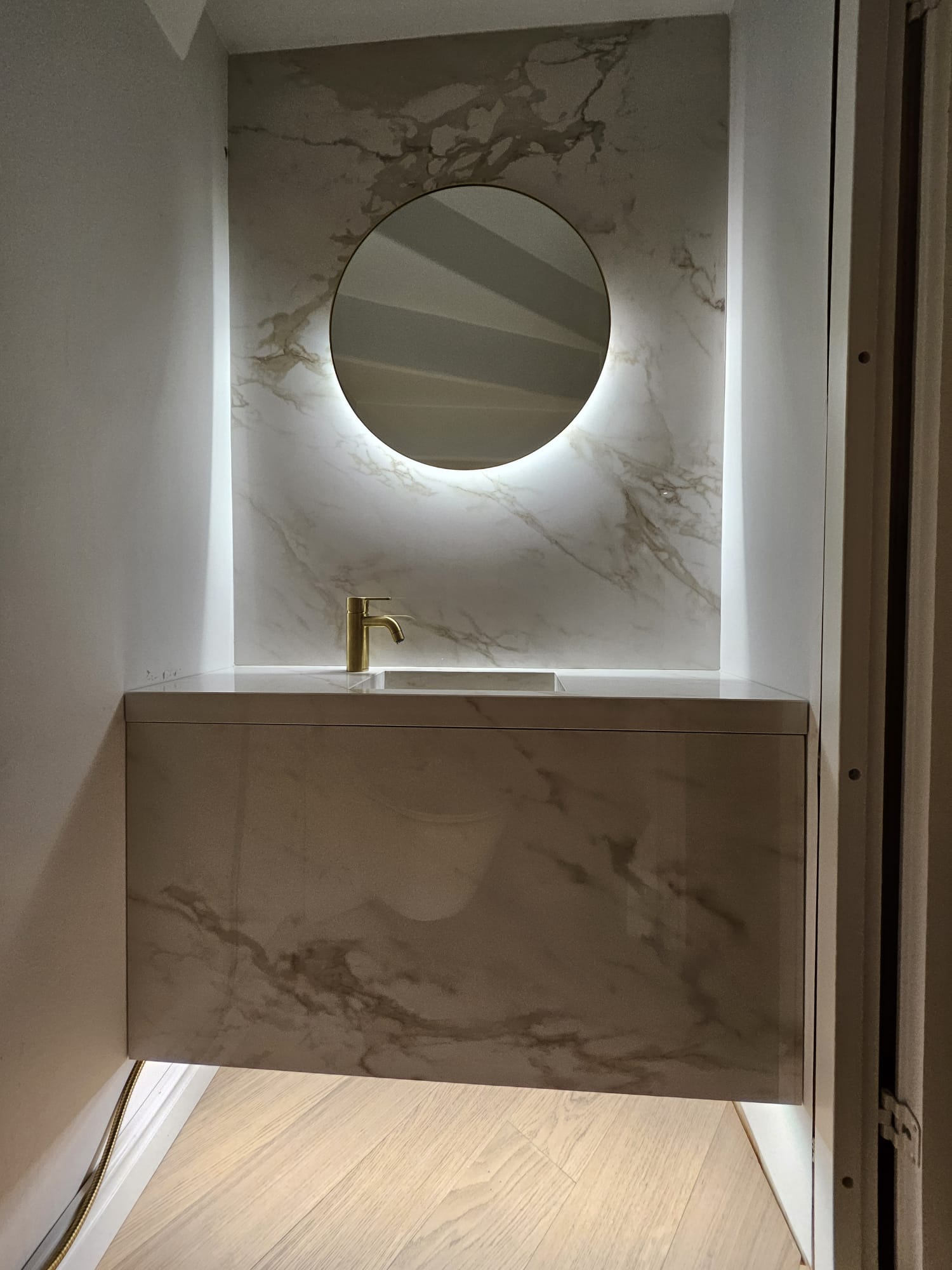 Images Kivipiste Showroom Laattamyymälä