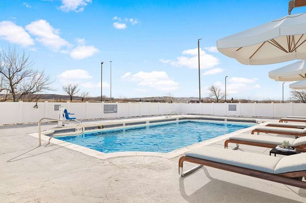 Images Spark by Hilton Rock Springs