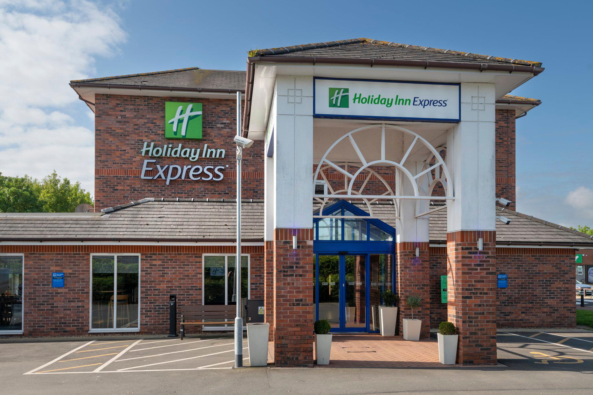 Images Holiday Inn Express Lichfield