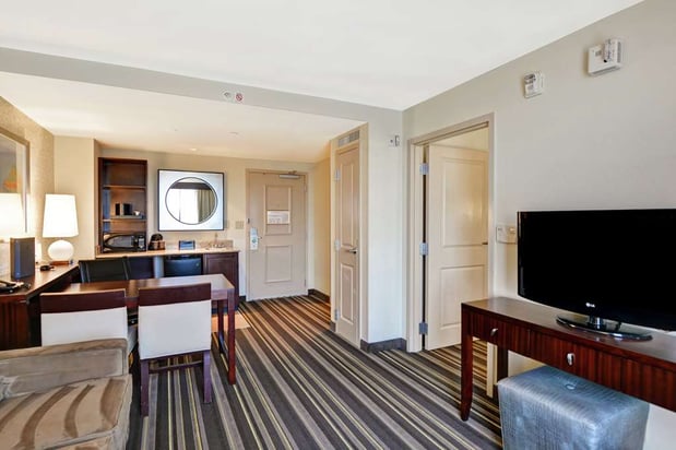 Images Embassy Suites by Hilton Savannah Airport