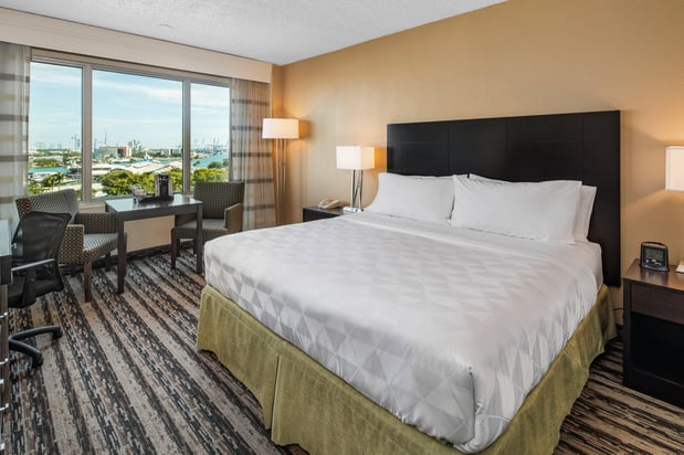 Images Holiday Inn Port of Miami-Downtown by IHG