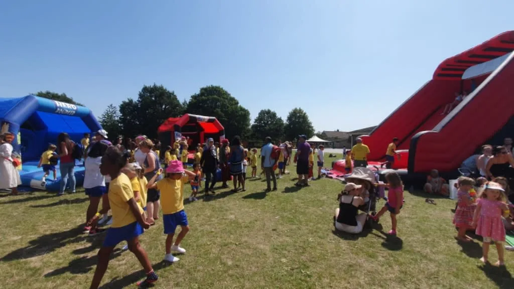 Images Top Banana Bouncy Castles