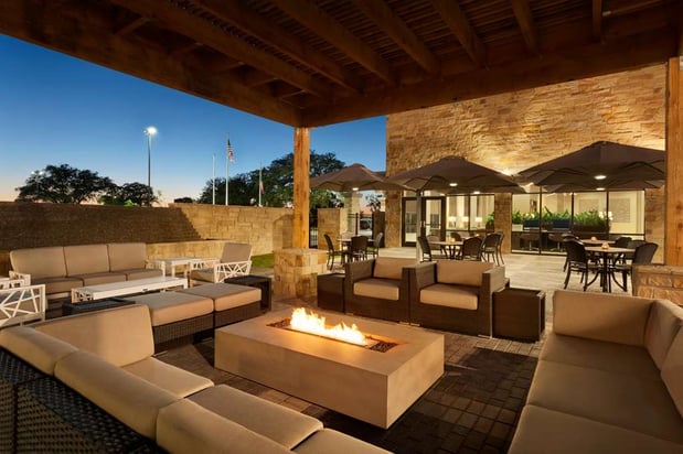 Images Embassy Suites by Hilton San Antonio Brooks Hotel & Spa