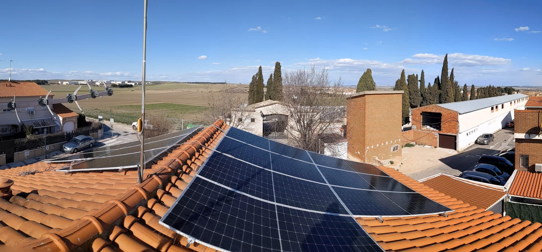 Foto de Colado Renovables Instalación de Paneles Solares