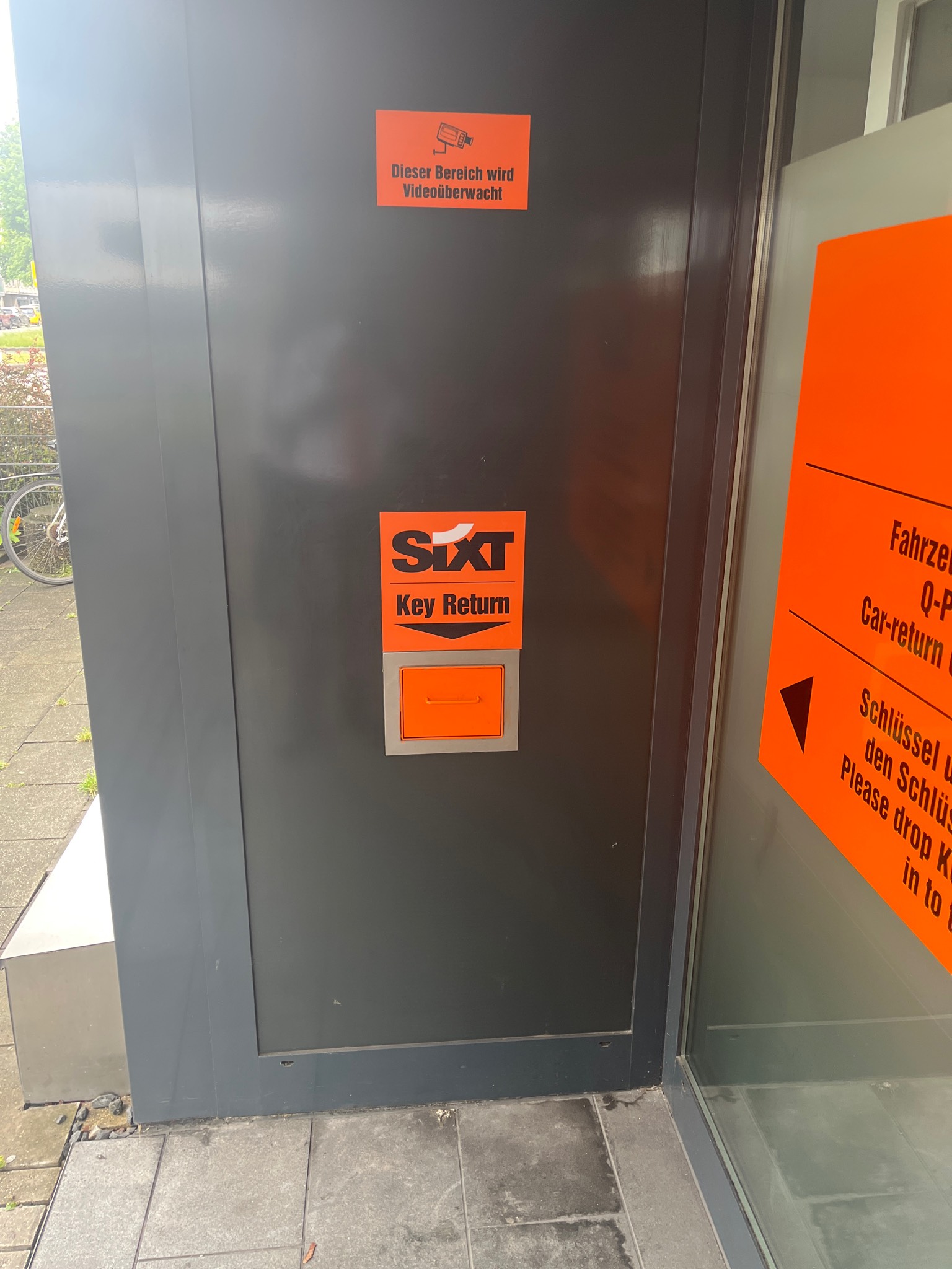 SIXT Auto- und Transportervermietung Essen Limbecker Platz, Ostfeldstr. 9 in Essen