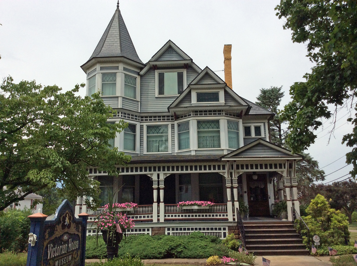 Holmes County Historical Society : Victorian House and ...