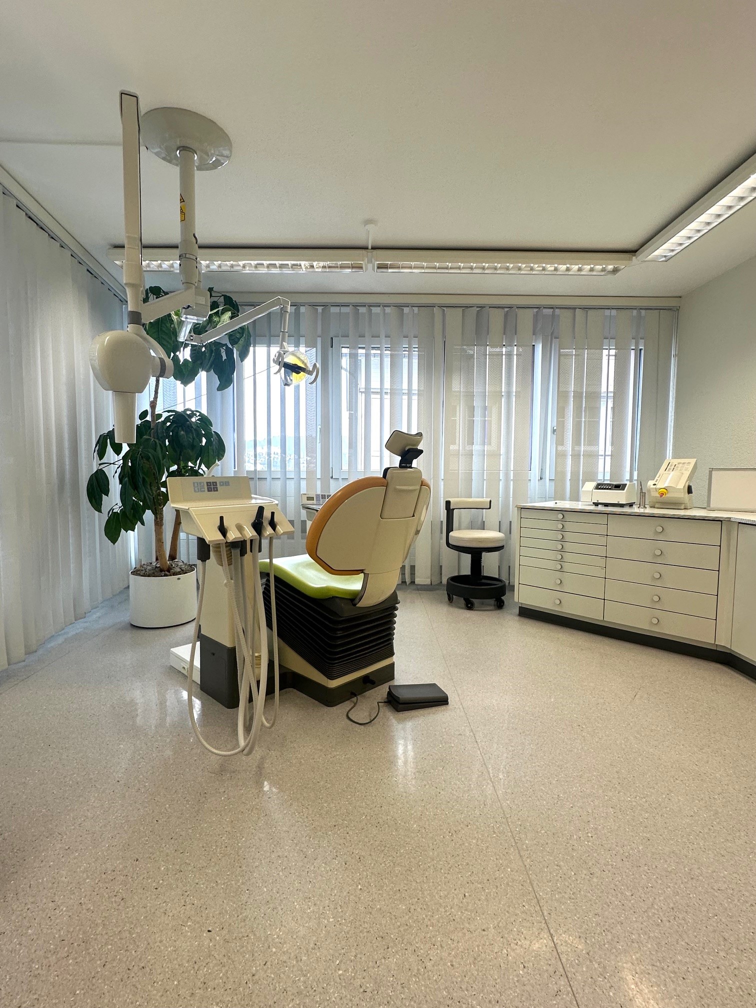 Bilder Zahnarztpraxis med. dent. Andreas Loboda