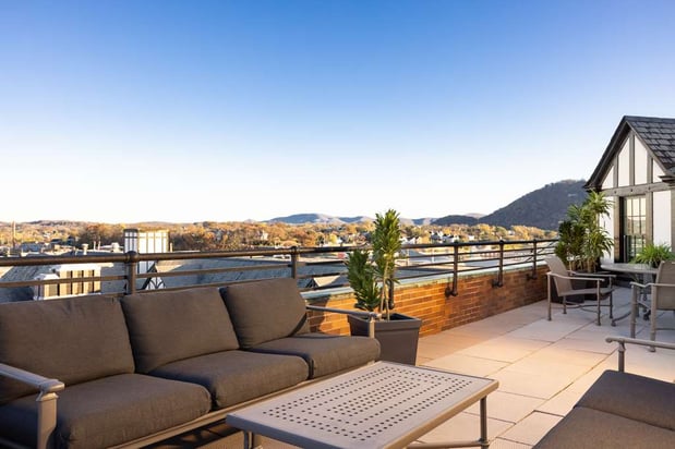 Images The Hotel Roanoke & Conference Center, Curio Collection by Hilton