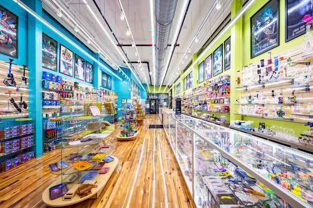 Images World of Smoke & Vape - Union St.