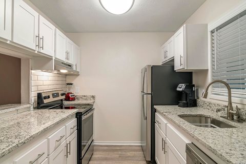 Dunwoody Village Apartment Homes Photo