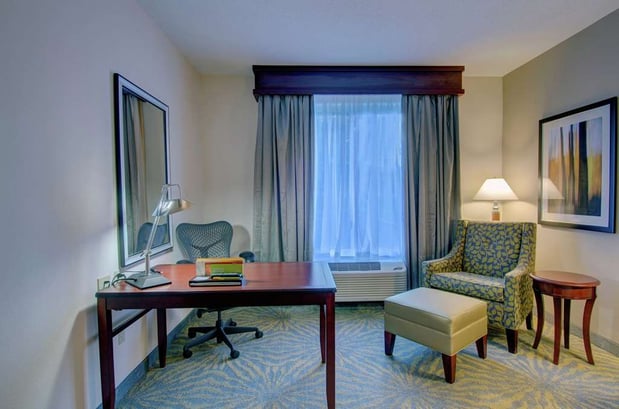 Images Hilton Garden Inn Norwalk