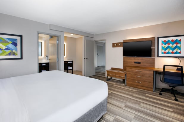 Images Holiday Inn Express Nashville Downtown - Broadway by IHG