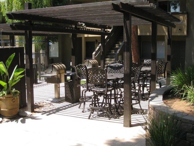 Lounge and Grille Area by the Pool