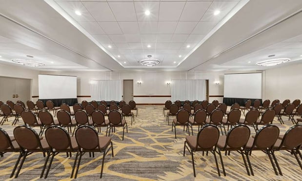 Images Embassy Suites by Hilton Milwaukee Brookfield