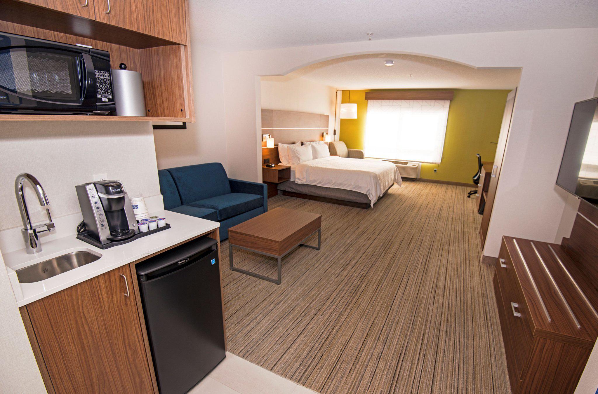Images Holiday Inn Express & Suites Hinton, an IHG Hotel