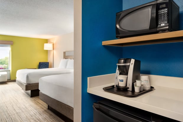 Images Holiday Inn Express & Suites Fredericksburg by IHG