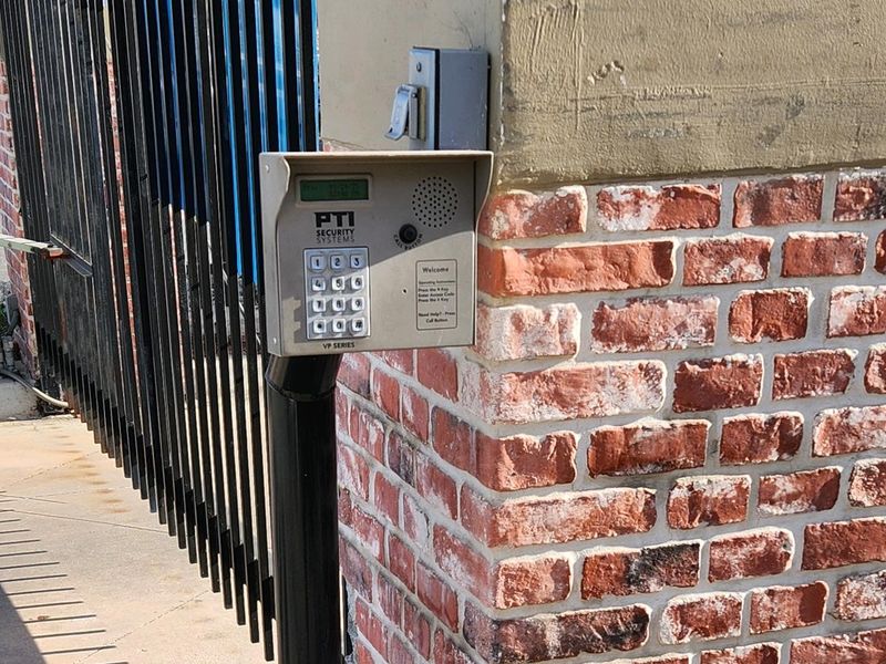 3424_Gate