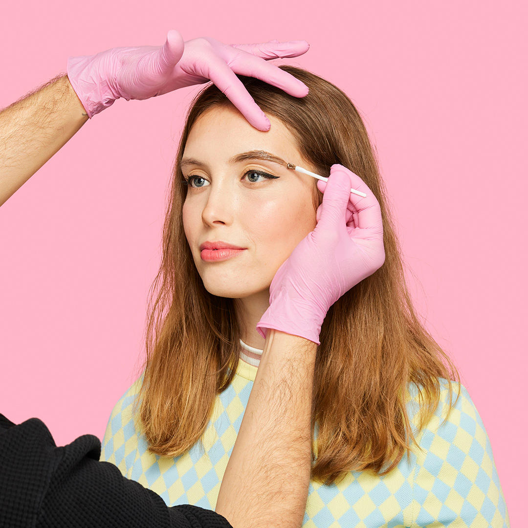 Images Benefit BrowBar Depilación de Cejas