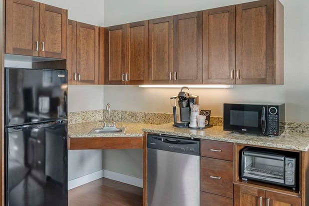 Images Best Western Plus Peppertree Inn at Omak