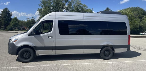 Images Lightning Limo LLC