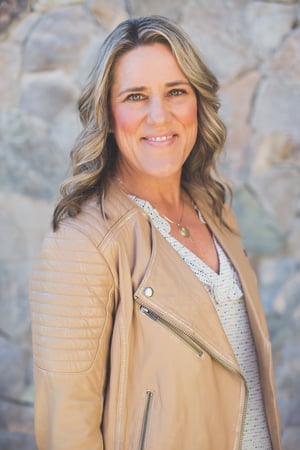Images Mikki Fretz, REALTOR | RE/MAX Fine Properties