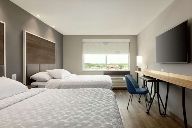 Images Tru by Hilton Wichita Northeast