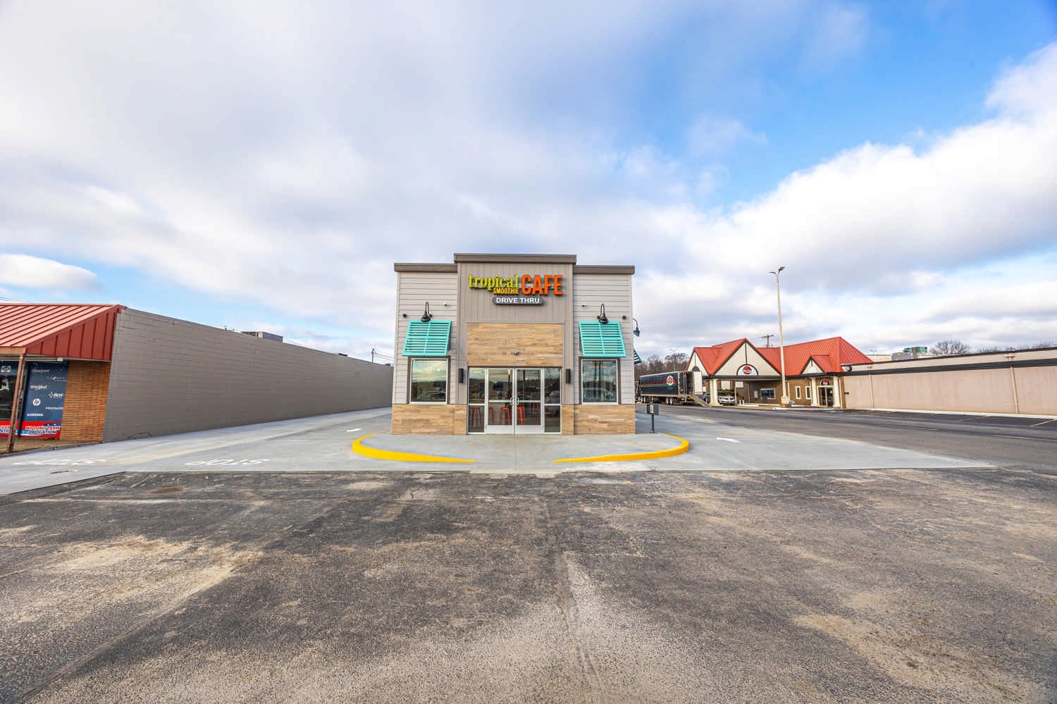 Tropical Smoothie Cafe Image