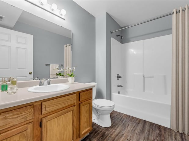 Images River Club Apartments