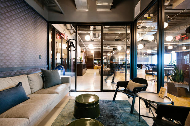 WeWork Santander Tower in Dallas, 1601 Elm Street - Office ...